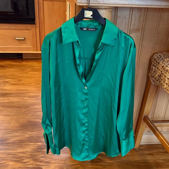 Zara Vibrant Green Blouse - Picture 3 of 3